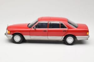 Mercedes 560 SEL W126 Rood Norev 1:18 183463 Metaal — afbeelding 4 van 8