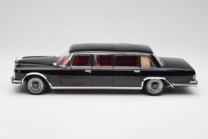 Mercedes 600 Pullman W100 Zwart NZG 1:18 1071/50 Metaal — afbeelding 4 van 8