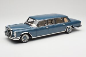 Mercedes 600 Pullman W100 Blauw NZG 1:18 B66040707 Metaal