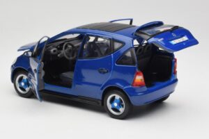 Mercedes A-Class W168 Donkerblauw Maisto 1:18 B66005219 Metaal — afbeelding 5 van 8