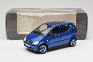 Mercedes A-Class W168 Donkerblauw Maisto 1:18 B66005219 Metaal — afbeelding 8 van 8
