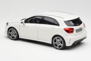 Mercedes A-Class W176 Cirrus Wit Norev 1:18 B66960126 Metaal — afbeelding 7 van 8
