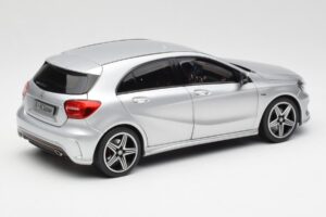 Mercedes A-Class W176 Polar Zilver Norev 1:18 B66960139 Metaal — afbeelding 3 van 8