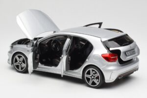 Mercedes A-Class W176 Polar Zilver Norev 1:18 B66960139 Metaal — afbeelding 5 van 8