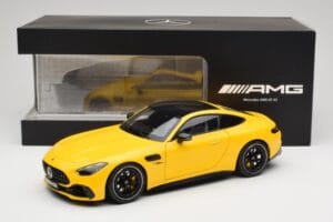 Mercedes AMG GT 43 C192 Turbo Sun Yellow NZG 1:18 B66960587 Metaal — afbeelding 8 van 8