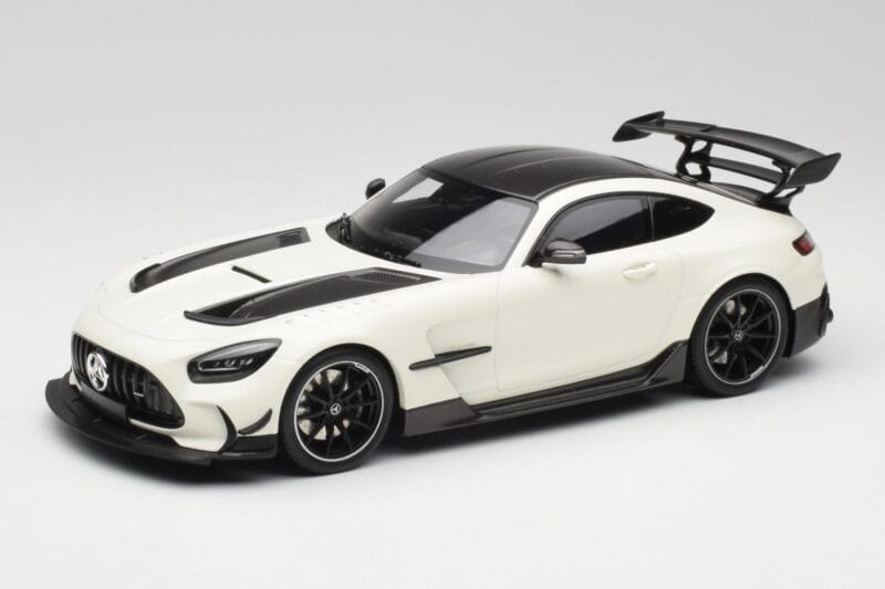 Mercedes AMG GT C190 Black Series Designo Diamond Wit Metallic Minichamps 1:18 155032022 Metaal