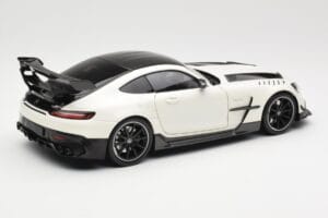 Mercedes AMG GT C190 Black Series Diamond White Metallic Minichamps 1:18 110032020 Metaal — afbeelding 3 van 8