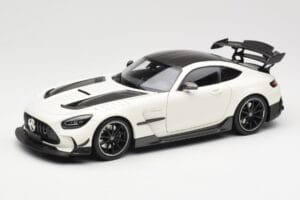 Mercedes AMG GT C190 Black Series Diamond White Metallic Minichamps 1:18 110032020 Metaal
