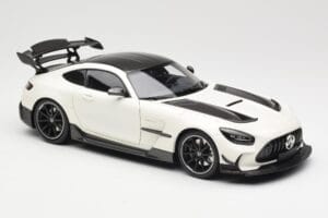 Mercedes AMG GT C190 Black Series Diamond White Metallic Minichamps 1:18 110032020 Metaal — afbeelding 6 van 8