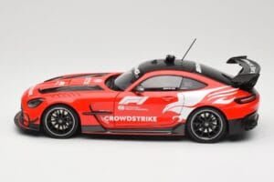 Mercedes AMG GT C190 Black Series Safety Car F1 2024 Minichamps 1:18 110032090 Metaal — afbeelding 4 van 8