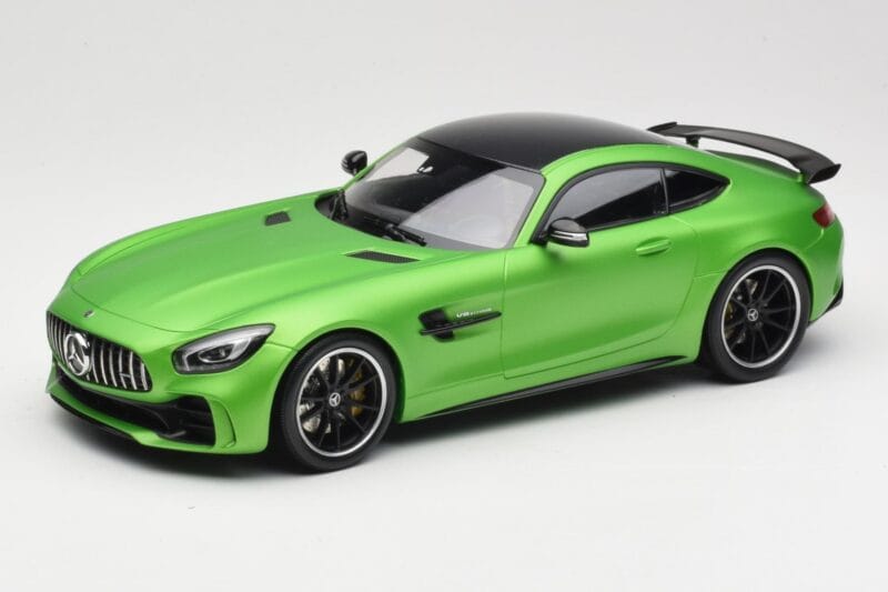 Mercedes AMG GT R C190 Mat Groen Minichamps 1:18 155036020 Metaal