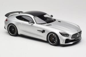 Mercedes AMG GT R C190 Zilver Minichamps 1:18 155036025 Metaal — afbeelding 4 van 6