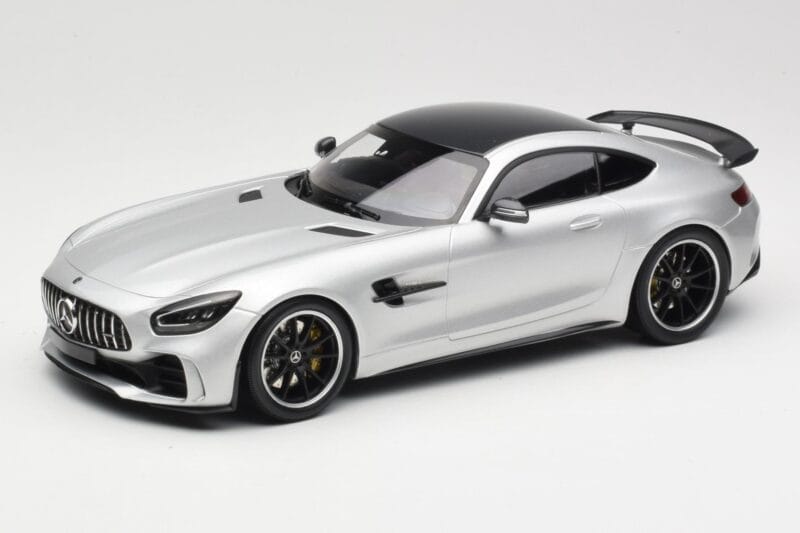 Mercedes AMG GT R C190 Zilver Minichamps 1:18 155036025 Metaal