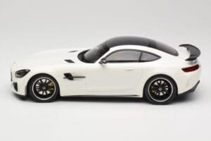 Mercedes AMG GT R C190 Wit Metallic Minichamps 1:18 155036028 Metaal — afbeelding 3 van 6