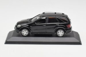 Mercedes AMG ML 63 W164 Zwart Minichamps 1:43 400037670 Metaal