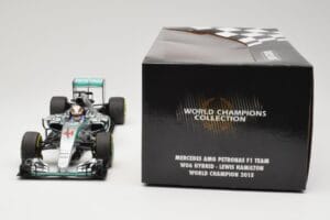 Mercedes AMG Petronas W06 Hybrid #44 L. Hamilton F1 World Champion 2015 Minichamps 1:18 186150044 Metaal — afbeelding 6 van 6