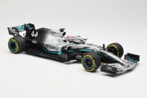 Mercedes AMG Petronas W10 #44 L. Hamilton Winner Chinese GP 2019 Minichamps 1:18 110190344 Metaal — afbeelding 4 van 6