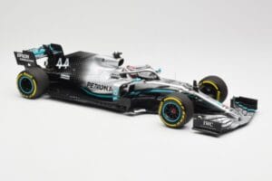 Mercedes AMG Petronas W10 #44 L. Hamilton F1 World Champion 2019 Minichamps 1:18 110190044 Metaal — afbeelding 4 van 6