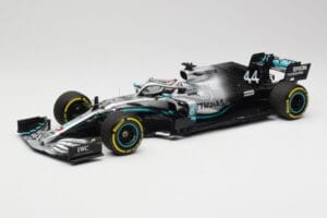 Mercedes AMG Petronas W10 #44 L. Hamilton F1 World Champion 2019 Minichamps 1:18 110190044 Metaal