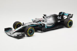 Mercedes AMG Petronas W10 #44 L. Hamilton F1 World Champion Dealer Edition 2019 Minichamps 1:18 B66960567 Metaal