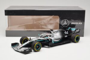 Mercedes AMG Petronas W10 #44 L. Hamilton F1 World Champion Dealer Edition 2019 Minichamps 1:18 B66960567 Metaal — afbeelding 7 van 7