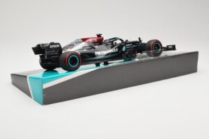Mercedes AMG Petronas W12 E Performance #44 L. Hamilton Bahrain GP 2021 Minichamps 1:18 113210144 Metaal — afbeelding 3 van 6
