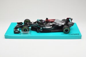 Mercedes AMG Petronas W12 E Performance #44 L. Hamilton Russian GP 2021 Minichamps 1:18 113211544 Metaal