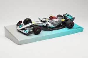 Mercedes AMG Petronas W13 E Performance #44 L. Hamilton 2022 Minichamps 1:18 113220044 Metaal — afbeelding 2 van 6