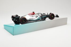 Mercedes AMG Petronas W13 E Performance #44 L. Hamilton 2022 Minichamps 1:18 113220044 Metaal — afbeelding 3 van 6