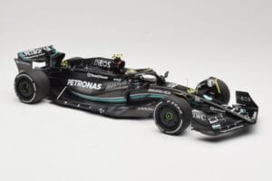 Mercedes AMG Petronas W14 E Performance #44 L. Hamilton Bahrain GP 2023 Minichamps 1:18 110230144 Metaal — afbeelding 4 van 6