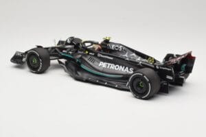 Mercedes AMG Petronas W14 E Performance #44 L. Hamilton Bahrain GP 2023 Minichamps 1:18 110230144 Metaal — afbeelding 5 van 6