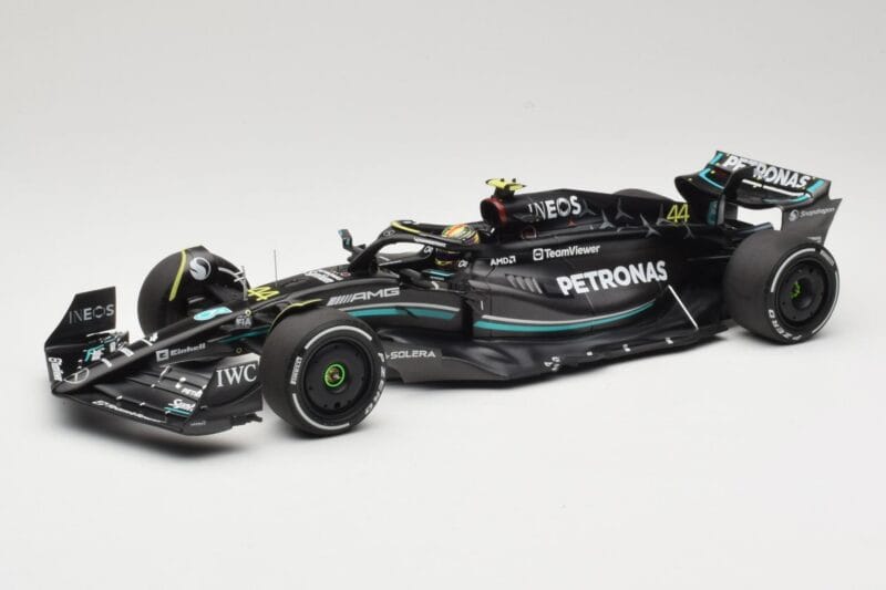 Mercedes AMG Petronas W14 E Performance #44 L. Hamilton Bahrain GP 2023 Minichamps 1:18 110230144 Metaal