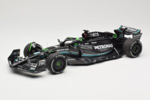 Mercedes AMG Petronas W14 E Performance #63 G. Russell Bahrain GP 2023 Minichamps 1:18 110230163 Metaal