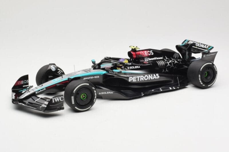 Mercedes AMG Petronas W15 E Performance #44 L. Hamilton 2024 Minichamps 1:18 110240144 Metaal