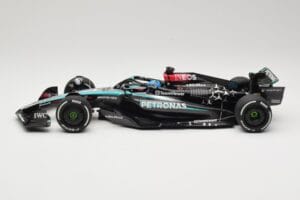 Mercedes AMG Petronas W15 E Performance #63 G. Russell Winner Austrian GP 2024 Minichamps 1:18 110241163 Metaal — afbeelding 3 van 6