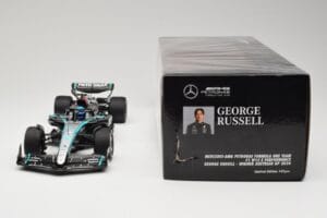 Mercedes AMG Petronas W15 E Performance #63 G. Russell Winner Austrian GP 2024 Minichamps 1:18 110241163 Metaal — afbeelding 6 van 6