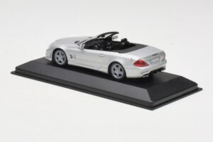 Mercedes AMG SL63 R230 Zilver Minichamps 1:43 B66960018-R Metaal — afbeelding 3 van 4