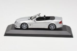 Mercedes AMG SL63 R230 Zilver Minichamps 1:43 B66960018-R Metaal