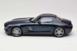 Mercedes SLS AMG C197 Blue Metallic Minichamps 1:18 180039021 Metaal — afbeelding 4 van 8