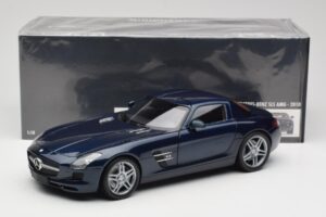 Mercedes SLS AMG C197 Blue Metallic Minichamps 1:18 180039021 Metaal — afbeelding 8 van 8