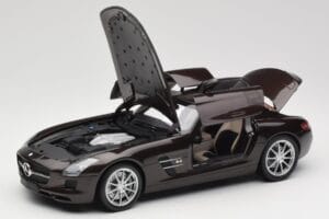 Mercedes AMG SLS C197 Brown Metallic Minichamps 1:18 100039028 Metaal — afbeelding 2 van 8
