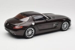 Mercedes AMG SLS C197 Brown Metallic Minichamps 1:18 100039028 Metaal — afbeelding 3 van 8