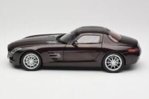 Mercedes AMG SLS C197 Brown Metallic Minichamps 1:18 100039028 Metaal — afbeelding 4 van 8