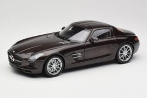 Mercedes AMG SLS C197 Brown Metallic Minichamps 1:18 100039028 Metaal