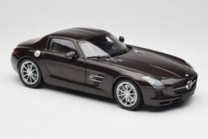 Mercedes AMG SLS C197 Brown Metallic Minichamps 1:18 100039028 Metaal — afbeelding 6 van 8