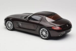 Mercedes AMG SLS C197 Brown Metallic Minichamps 1:18 100039028 Metaal — afbeelding 7 van 8