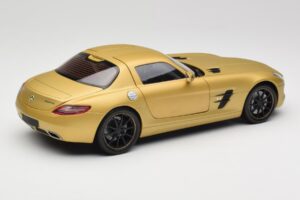 Mercedes AMG SLS C197 Goud Minichamps 1:18 100039024 Metaal — afbeelding 3 van 8