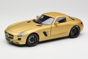 Mercedes AMG SLS C197 Goud Minichamps 1:18 100039024 Metaal