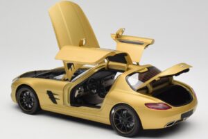 Mercedes AMG SLS C197 Goud Minichamps 1:18 100039024 Metaal — afbeelding 5 van 8