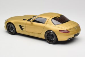 Mercedes AMG SLS C197 Goud Minichamps 1:18 100039024 Metaal — afbeelding 7 van 8